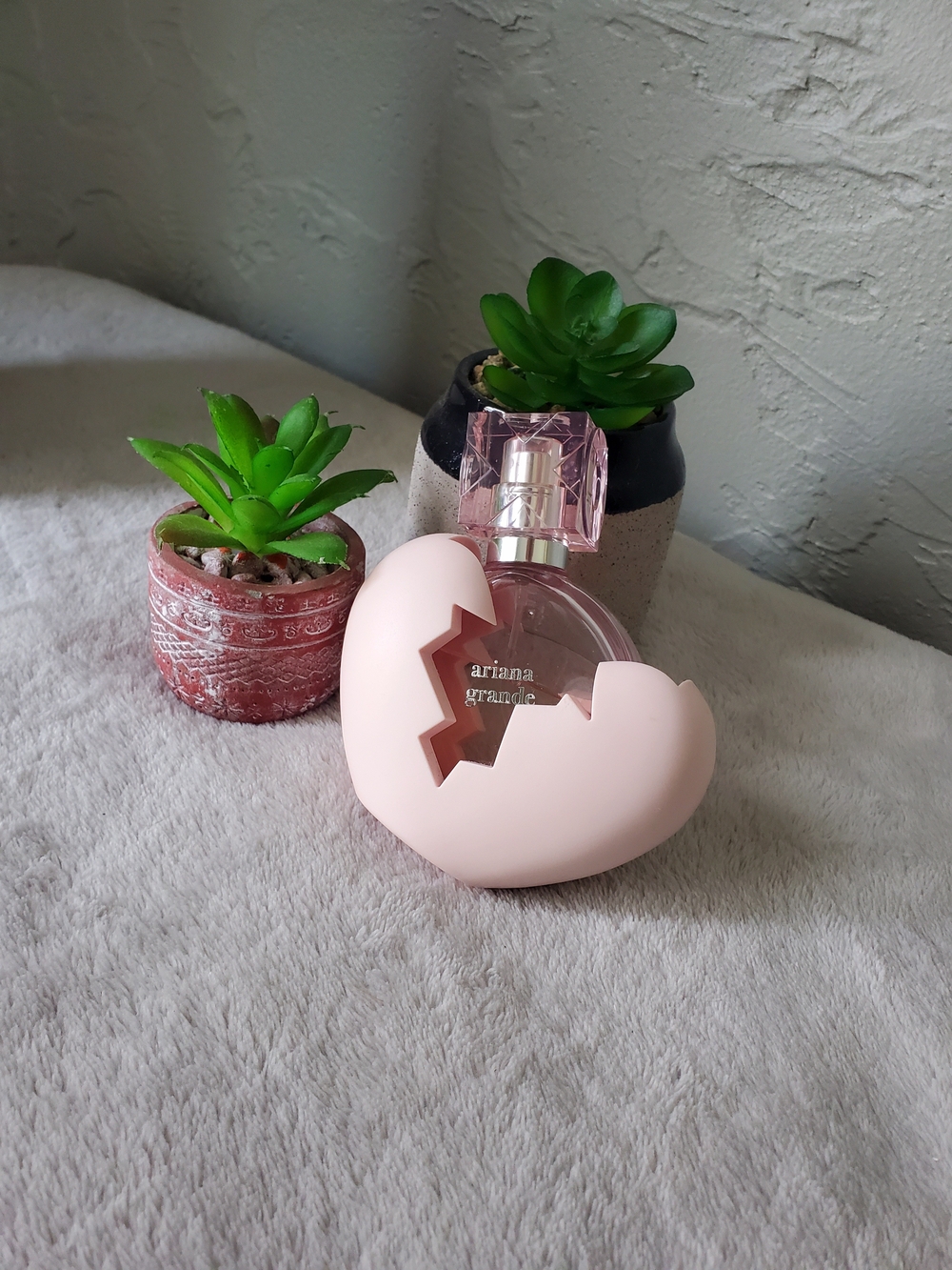 Ariana Grande Pink Heart Bottle "Thank U, Next"